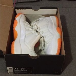 Air Jordan 11 Retro Low GG